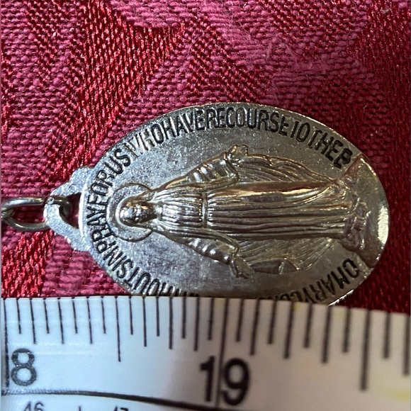 Virgin Mary Miraculous Medal Large 1.5” Catholic Pendant on Embellished Chain. - Picture 8 of 8